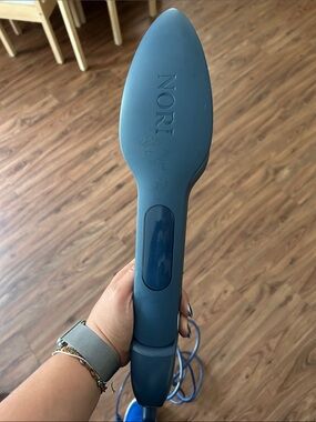 NOR Blue Handheld Garment Steamer - Blue
